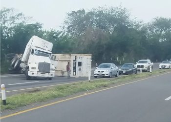 Alerta UEPC Colima sobre accidente en autopista Colima-Guadalajara; vialidad parcialmente obstruida en Cuauhtémoc