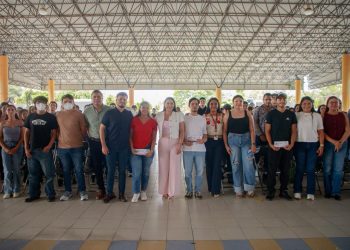 Gobernadora acompañó la entrega de 186 tarjetas de JCF para jóvenes villalvarenses