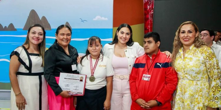 Reconoce gobernadora Indira Vizcaíno a 75 estudiantes que destacaron en Olimpiada del Conocimiento Infantil