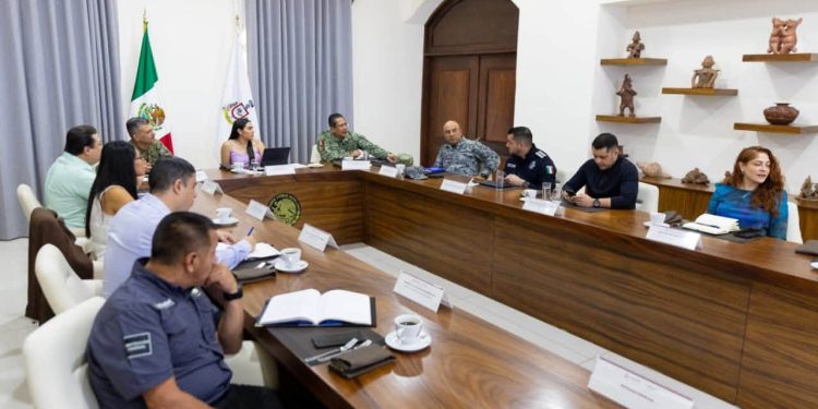 De la reunión de la Mesa de Coordinación Estatal para la Construcción de Paz y Seguridad, la gobernadora de Colima, Indira Vizcaíno Silva comparte lo siguiente: