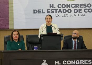 La gobernadora Indira Vizcaíno reconoce a las personas adultas mayores de Colima