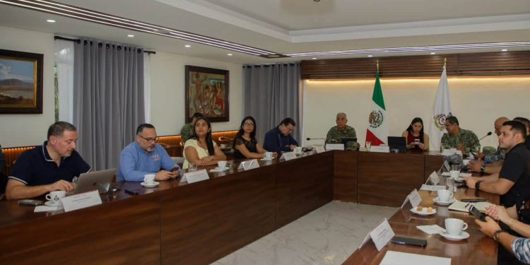 Arrancamos la semana atendiendo los temas prioritarios para las familias colimenses.