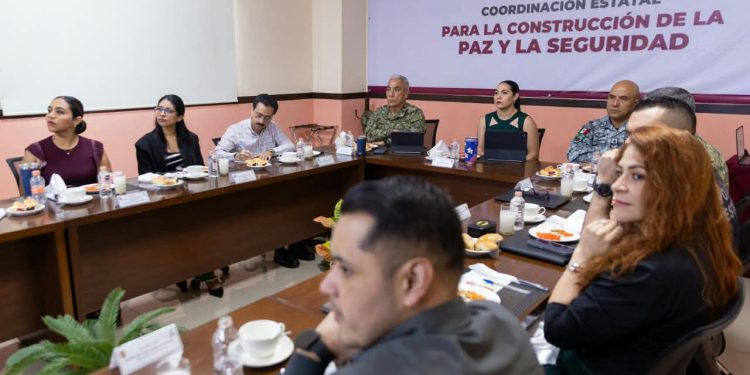 De la reunión de la Mesa de Coordinación Estatal para la Construcción de Paz y Seguridad, la gobernadora de Colima, Indira Vizcaíno Silva comparte lo siguiente: