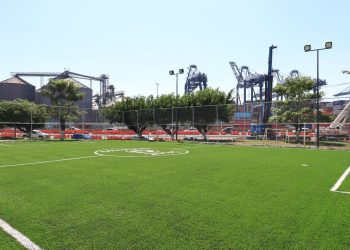 Ayuntamiento de Manzanillo avanza en la construcción de tres canchas de futbol 5