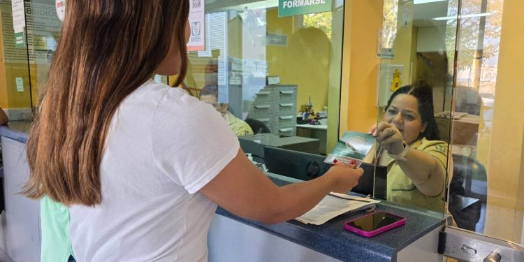 Invita IMSS Colima a estudiantes a registrarse en su UMF para fortalecer el acceso a servicios de salud