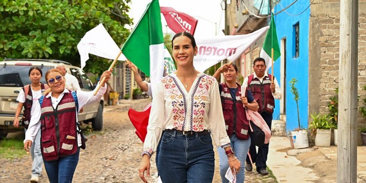 Rosi Bayardo cumple 60 días recorriendo Colima en defensa de la Transformación y así se mantendrá