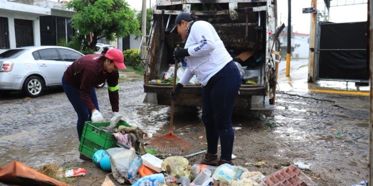 H. ayuntamiento de manzanillo, ¡La lluvia no detiene la recolección de basura en Manzanillo!