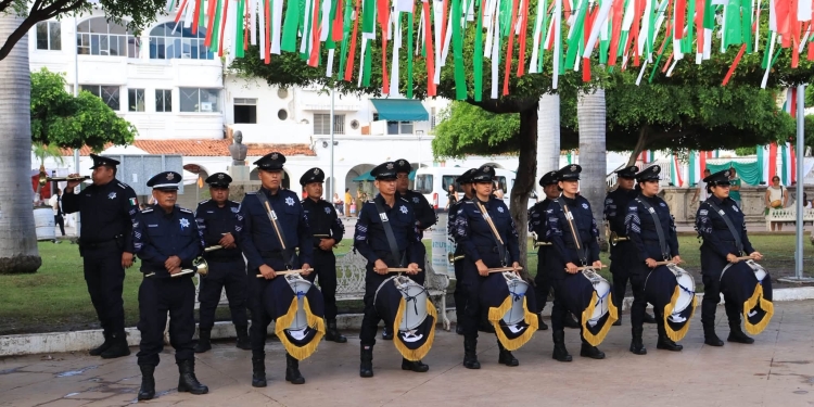 H. ayuntamiento de manzanillo, Desde el Centro Histórico, celebran el orgullo de ser mexicanos