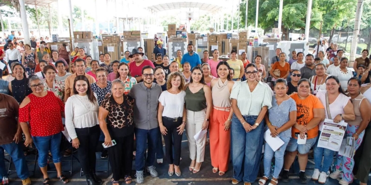 H. ayuntamiento de manzanillo, Más herramientas para fortalecer los espacios alimentarios de nuestras escuelas.