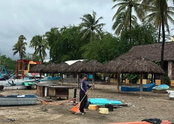 H. ayuntamiento de manzanillo, tras las lluvias, Manzanillo pone manos a la obra para recuperar sus playas
