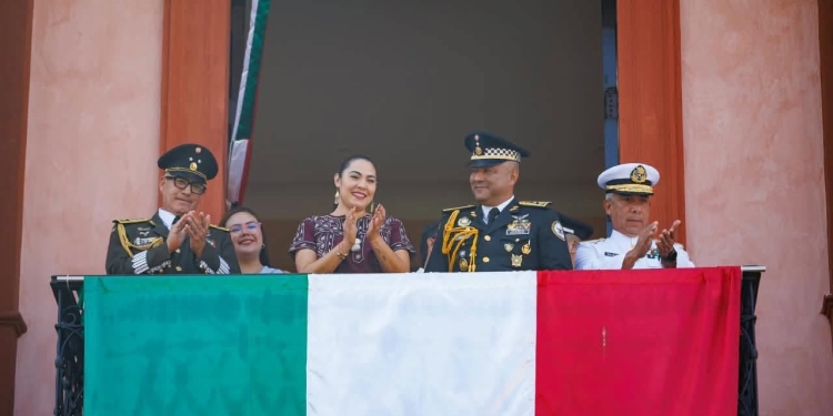 Colima conmemoró con orgullo el 216 aniversario del Inicio de la Independencia de México con el tradicional desfile cívico-militar por las calles del Centro Histórico de la capital.