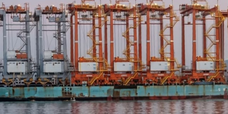 🚢🏗️ ¡LLEGAN GRÚAS “PATONAS” AL PUERTO DE MANZANILLO!: ARRIBAN A BORDO DE BUQUE CHINO