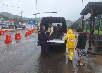 ¡Manzanillo tiende la mano! Apoyan a personas vulnerables ante la emergencia