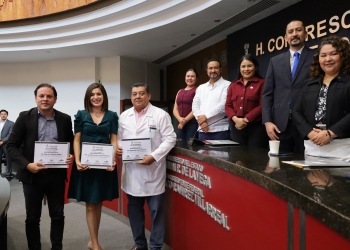 H. Congreso de Colima reconoce la destacada trayectoria del Dr. J. Jesús Venegas Ramírez con Mención Honorífica