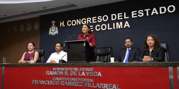 H. Congreso del Estado destaca la trayectoria de la Dra. Alicia Martínez y reafirma la salud pública como un derecho