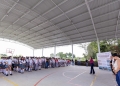 Cuando gobierno y familias trabajan de la mano, las necesidades de las escuelas pueden convertirse en soluciones.
