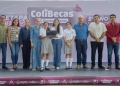 Indira Vizcaíno fortalece la educación; entregó 464 ColiBecas Computadoras a estudiantes de secundaria y licenciatura en Comala