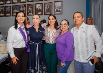 Este miércoles, la gobernadora Indira Vizcaíno Silva encabezó la novena sesión del Comité de Planeación para el Desarrollo Municipal (Coplademun) de Villa de Álvarez, realizada en Casa de la Cultura.