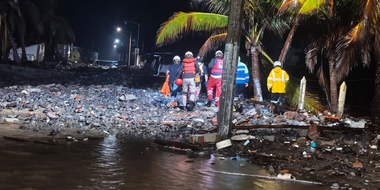 UEPC Colima mantiene atención a afectaciones por el paso del huracán ‘Simón’ categoría 4